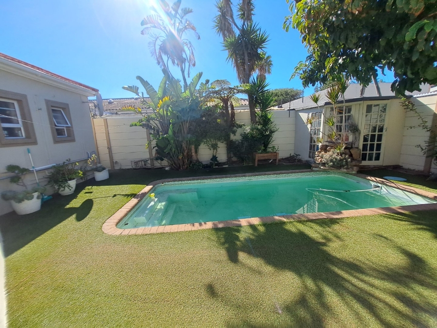 4 Bedroom Property for Sale in Lansdowne Western Cape